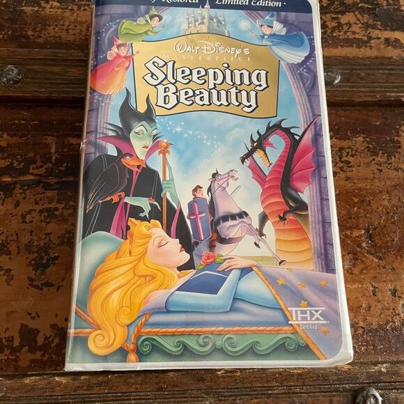 Walt Disney's Masterpiece Sleeping Beauty VHS. EUC - Picture 1 of 8